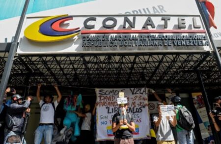 Alerta por el cierre de medios de comunicación en Venezuela durante 2017