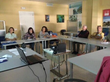 Alfabetización mediática para mayores en Fuengirola