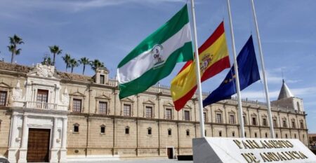 El Colegio Profesional de Periodistas solicita al Parlamento de Andalucía la regulación de las acreditaciones de prensa