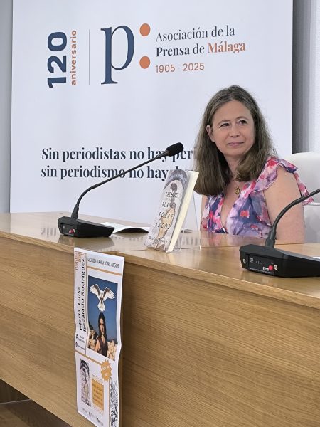 Luisa Regalado reivindica el papel de la mujer en la Historia con su primera novela ‘Lechuza blanca sobre Argos’