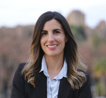 El Colegio de Médicos de Málaga concede el Premio Humanidades Dr. Pedro Aparicio a la periodista Paula Peralta