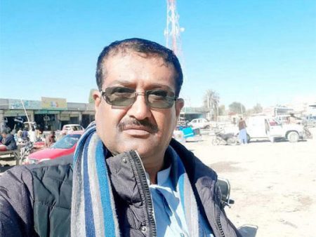 Pakistán | La milicia asesina a tiros a un periodista frente a su esposa e hijos