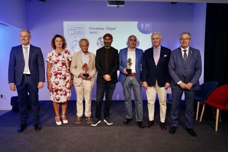 ‘El Roto’ y ‘Pinto & Chinto’ reivindican la libertad de expresión a través de la sátira en la entrega de los premios ‘Elgar’