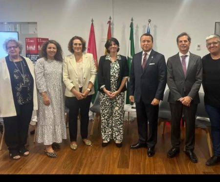 La Asociación de la Prensa de Málaga defiende la alfabetización mediática contra la desinformación en los actos de conmemoración del Día de las Naciones Unidas