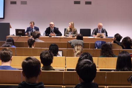 Las universidades de Sevilla y Pablo de Olavide lanzan un proyecto para combatir los riesgos de la desinformación digital