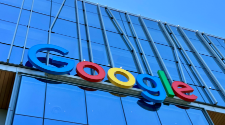 La Comisión Europea investiga a Google por usar contenidos de medios para entrenar su IA