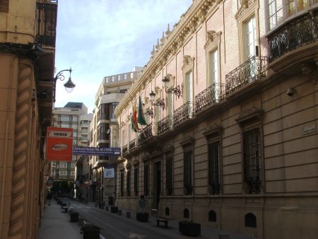 La FAPE se une a la Asociación de la Prensa de Almería en su rechazo a la restricción de acceso a los medios gráficos en el pleno de toma de posesión del presidente de la Diputación