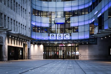 La BBC anuncia cambios en su comité editorial tras la crisis con Trump