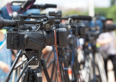 La FAPE pide puntualidad en las convocatorias de prensa