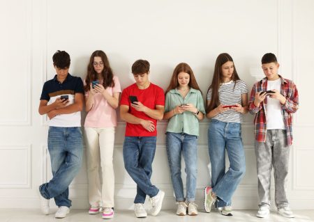 Cae la confianza de los adolescentes en los medios tradicionales