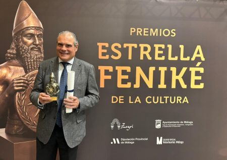 La Asociación de la Prensa de Málaga reivindica el periodismo independiente al recibir el Premio Feniké de Comunicación