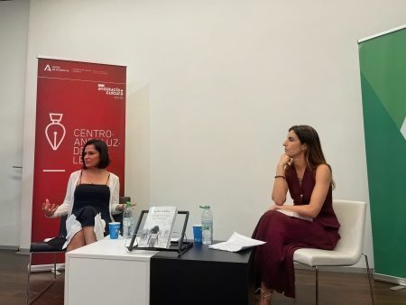 Lydia Cacho presenta su último libro ‘Un halcón bajo mi ventana’ en diálogo con Paula Peralta